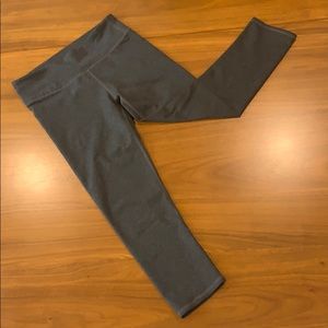 XXS Fabletics Grey Capri Leggings